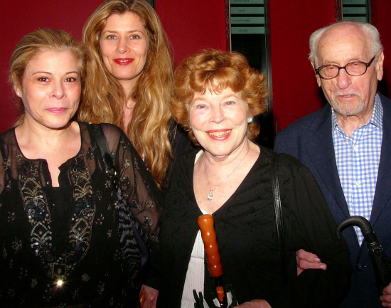 Eli Wallach and Anne Jackson with daughters Roberta (left) and Katherine