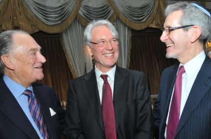 Martin Singerman, left, senior advisor at Rupert Murdoch’s News Corporation, Les Hinton and Michael Miller