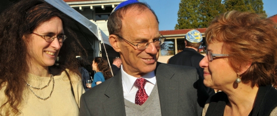 Dr. Mark Saperstein with wife Tamar and daughter Sarah