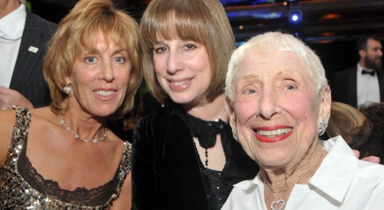 Nancy and Sue Spielberg with their mother, Leah Adler